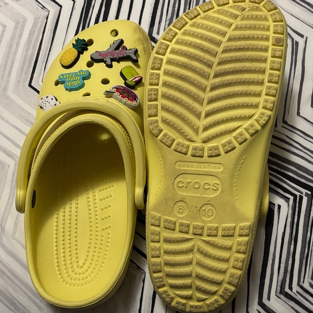 Yellow Crocs Including Jibetz - Picture 4 of 4